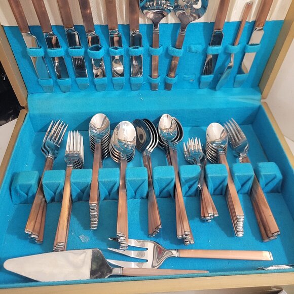 Complete 8PC Stainless Steel Flatware By LaMode Decor - Picture 1 of 7